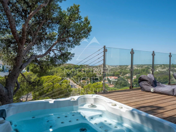 ENSUÈS-LA-REDONNE – MAISON AVEC VUE MER