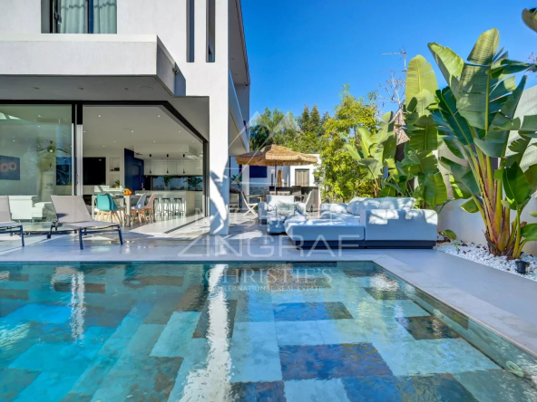 Off Market Maison d’architecte Cap Brun avec piscine proche mer