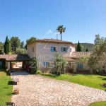 Exclusivité sur St-Cyr-sur-Mer Propriété avec piscine et tennis