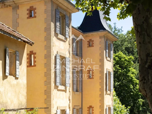 Propriété d’exception au cœur de la campagne aixoise