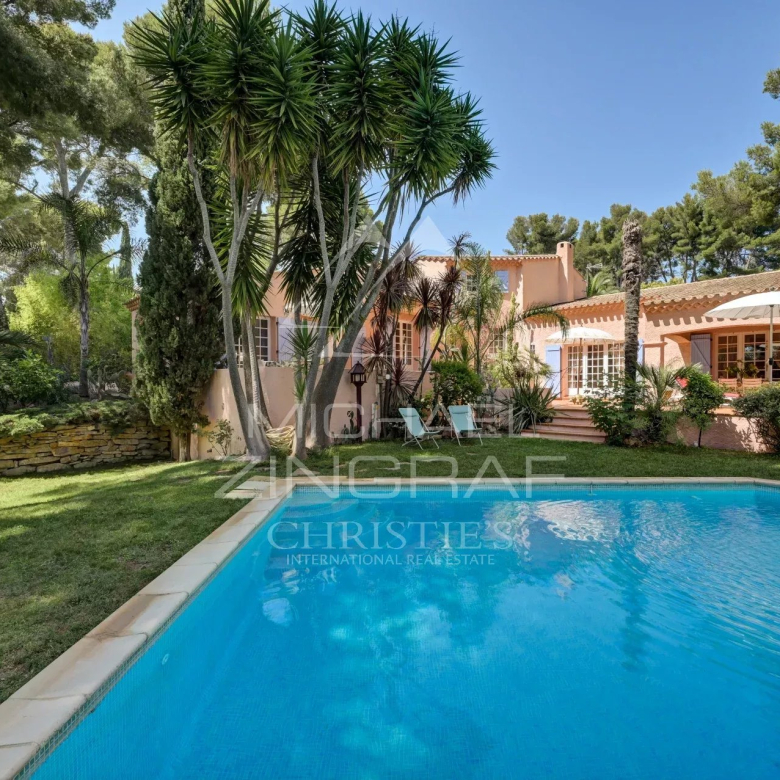 Villa d’architecte au cœur de la nature