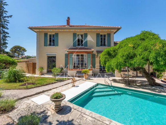 PROCHE AIX-EN-PROVENCE – MAISON DE MAÎTRE BOURGEOISE
