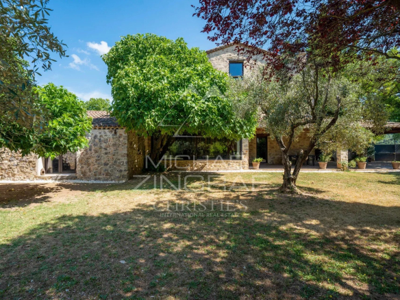 Charmante ferme rénovée au cœur de la Provence Verte