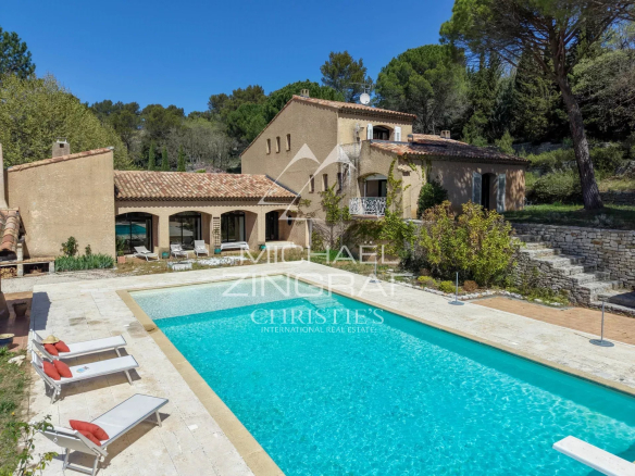Exceptional property in a quiet location