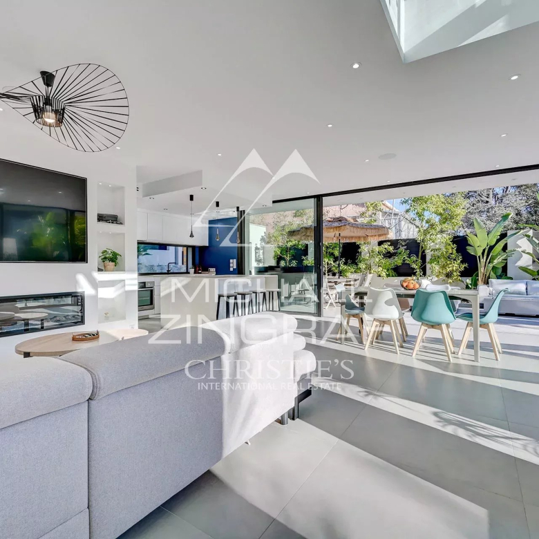 Property with a view in a quiet location