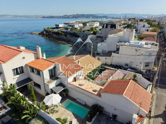 Maison pied dans l’eau avec piscine Montredon Marseille 8ème