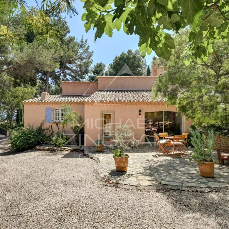 Exceptional Property Near Aix-en-Provence: Renovated 18th-Century Silkworm Farm