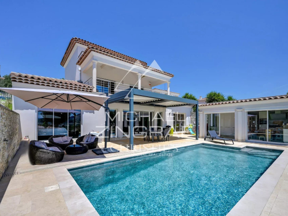 PLAN-DE-CUQUES, Family home with panoramic views and swimming pool