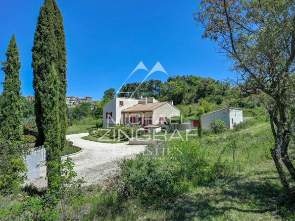 EXCEPTIONAL PROPERTY WITH A UNIQUE VIEW