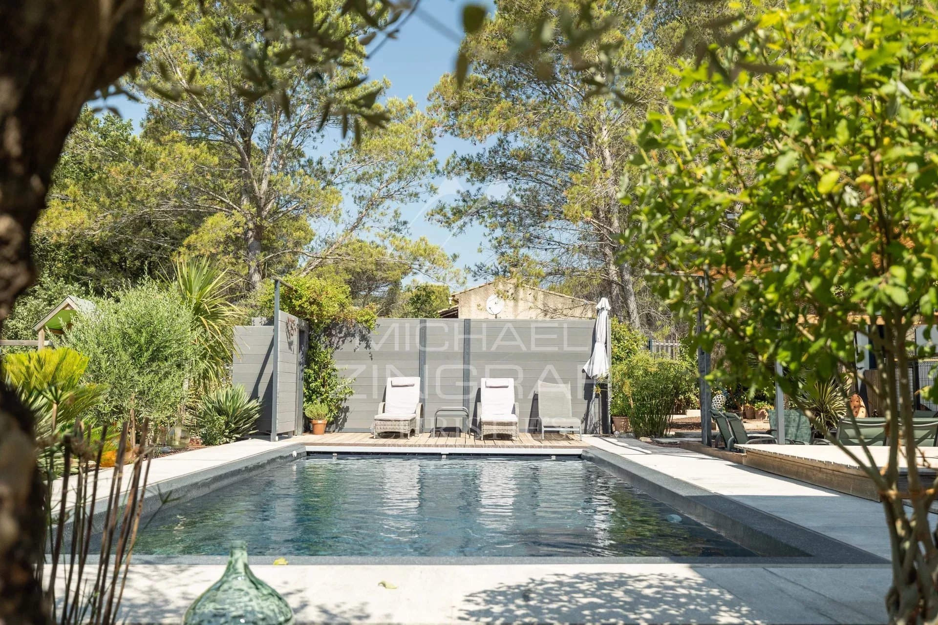 Contemporary property with swimming pool in Puget Swimming pool surrounded by greenery in a contemporary property in Puget.