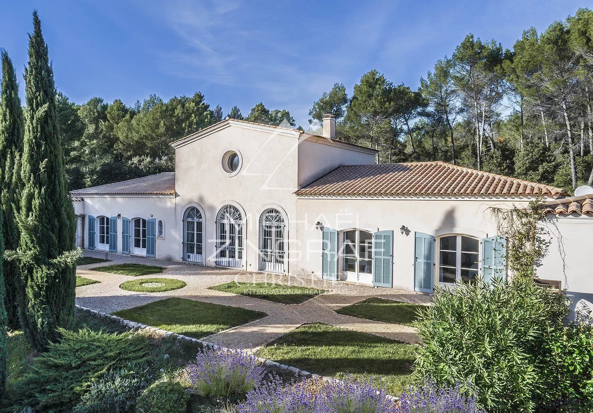Noble residence in Draguignan 19th century bourgeois style property with gardens, Draguignan.