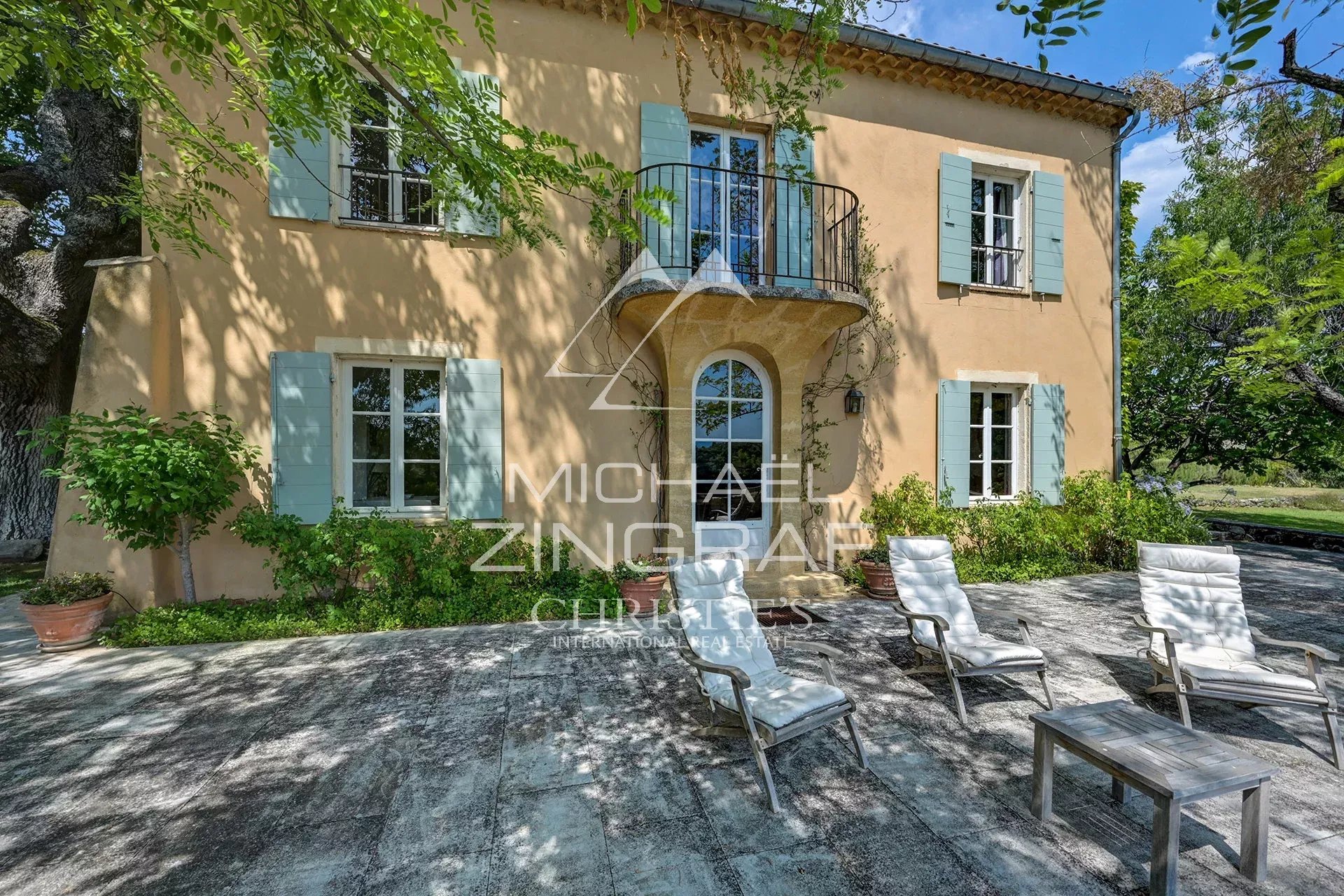 19th-century country house in Jouques 19th century Provençal country house with garden, Jouques, France.