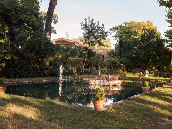 Propriété avec un parc paysager et un étang, Aix-en-Provence