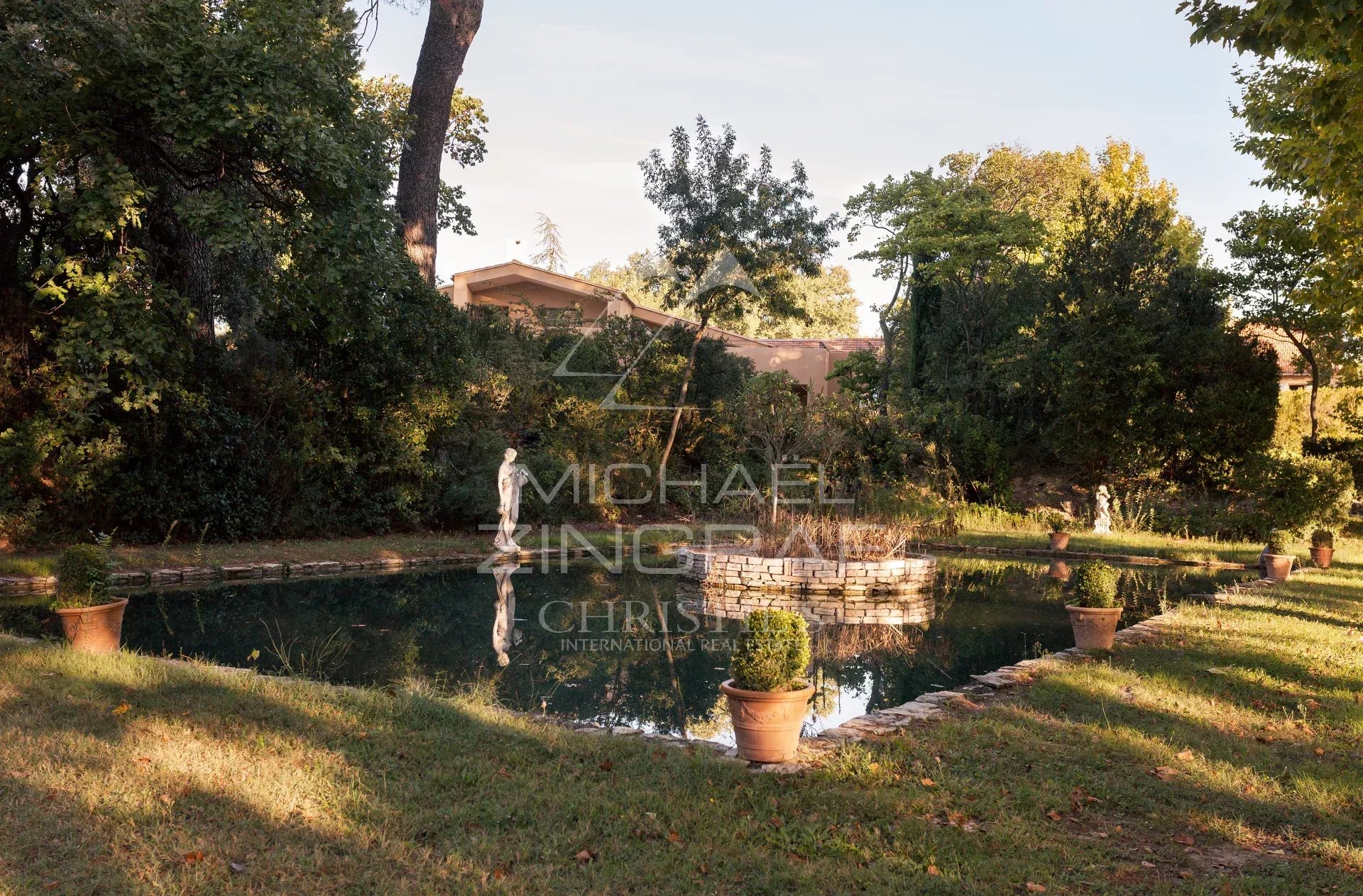 Propriété d’exception en Provence Propriété avec un parc paysager et un étang, Aix-en-Provence