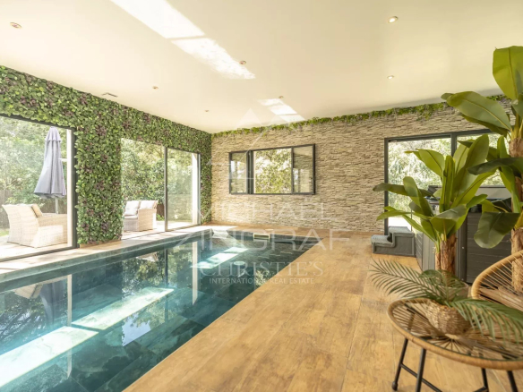 Luxury real estate photo | Charming Properties