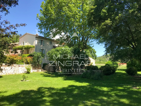 Luxury real estate photo | Charming Properties