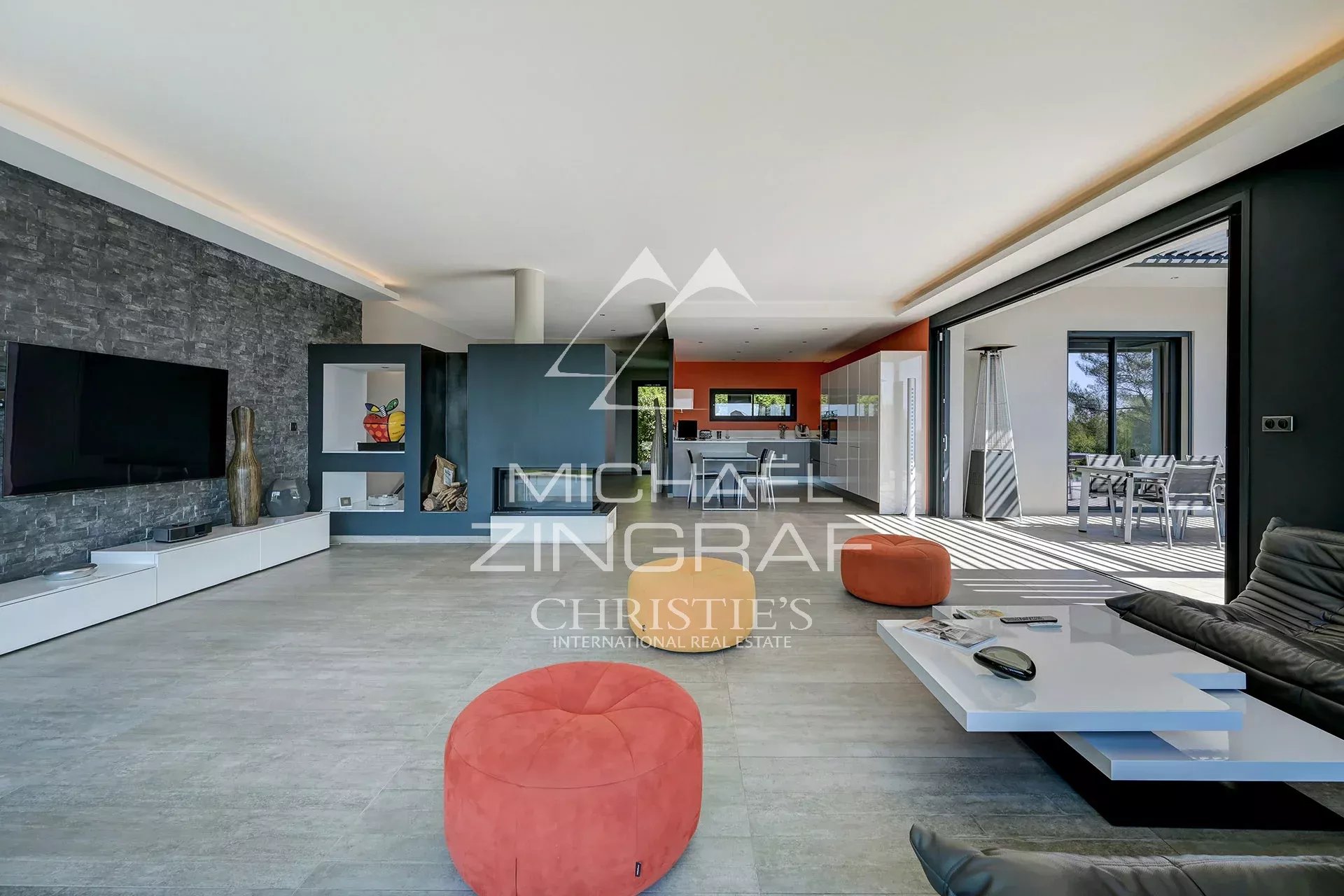 Interior of a contemporary villa Interior of a contemporary villa with a spacious living room and modern decor in Aix-en-Provence.