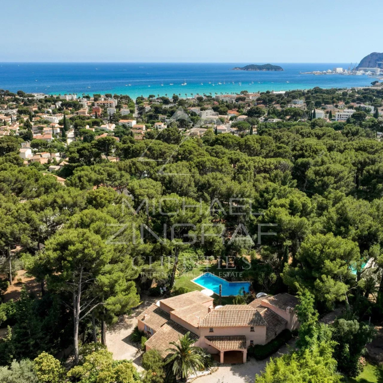 Luxury real estate photo | Charming Properties