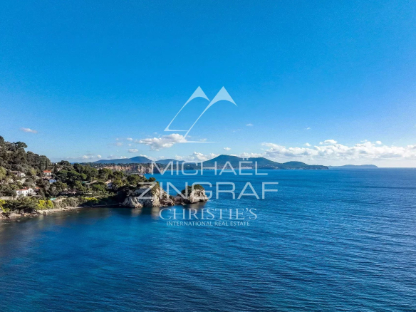 Panoramic view of the sea and hills at Cap Brun, Toulon.