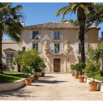 Saint-Cyr-sur-Mer, Provençal castle in the heart of the vineyards