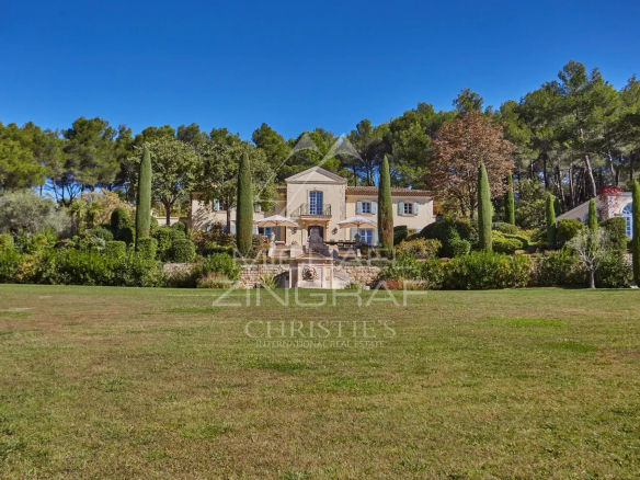 Magnifique Bastide en Provence dans un secteur très recherché