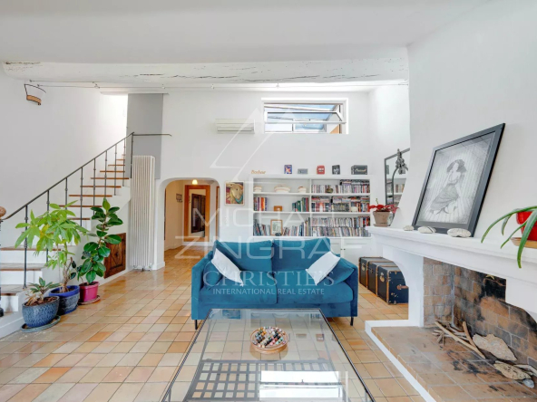 Atypical duplex with terrace