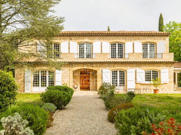Charmante bastide avec vue imprenable sur la Saint-Victoire