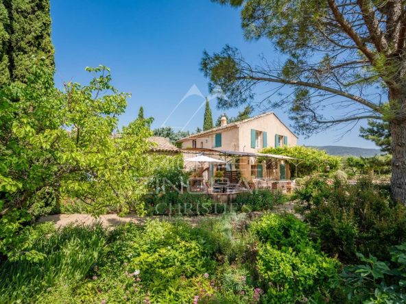 Proche Lourmarin –  Mas du 18ème siècle