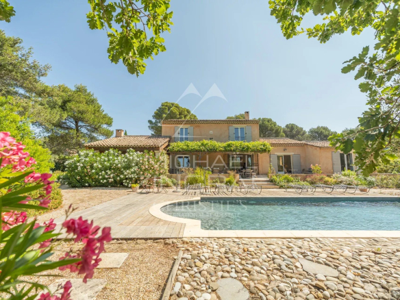 Très belle villa provençale dans un cadre paisible