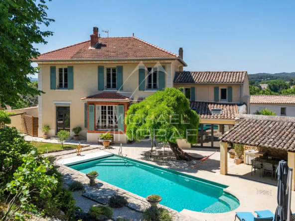 PROCHE AIX-EN-PROVENCE – MAISON DE MAÎTRE BOURGEOISE