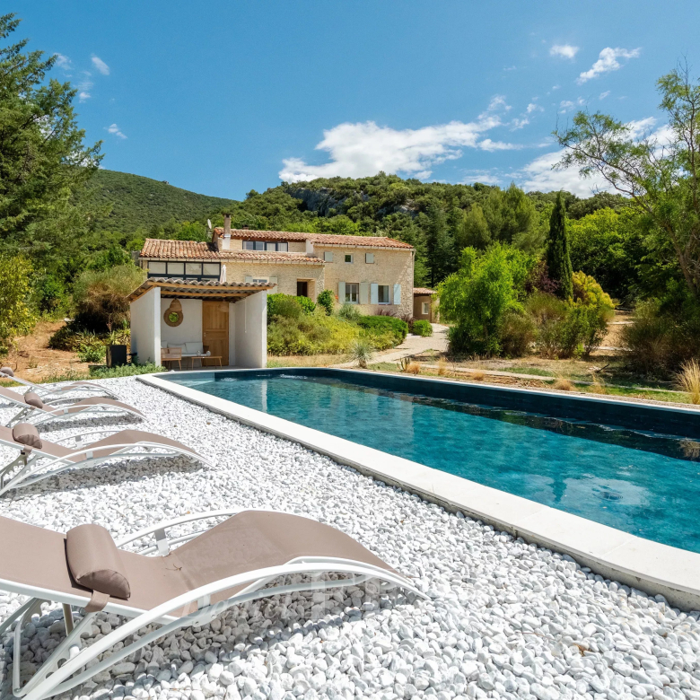 Bonnieux – Mas avec dépendances