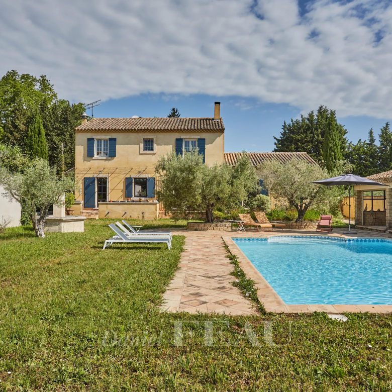 Eygalières – 18th century farmhouse