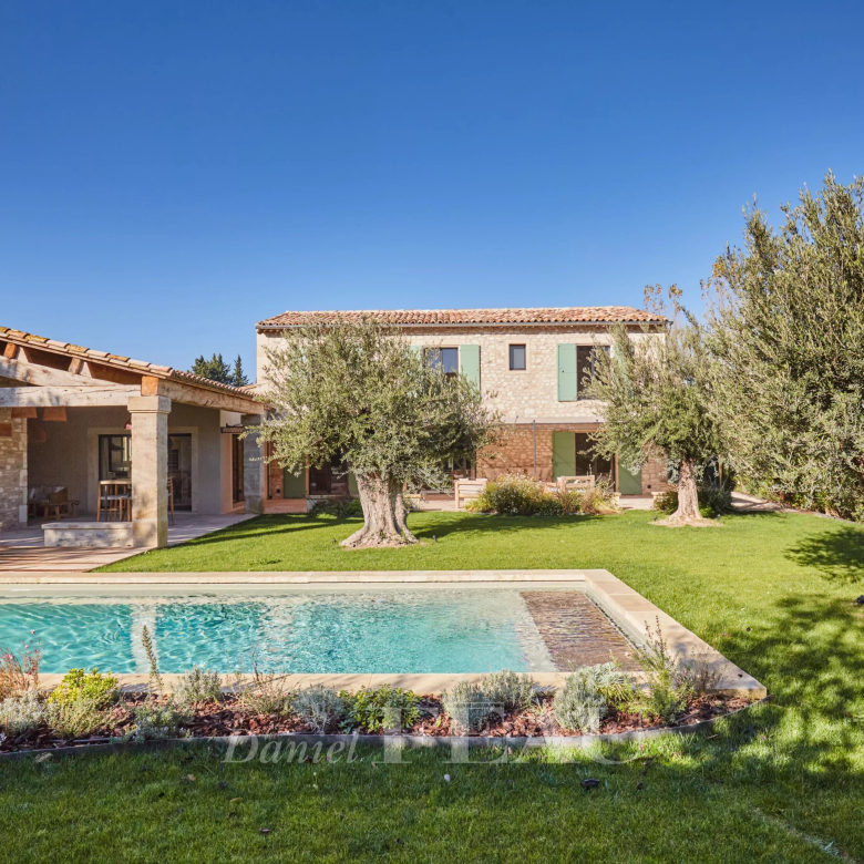 Maussane-les-Alpilles – Maison récente de type mas