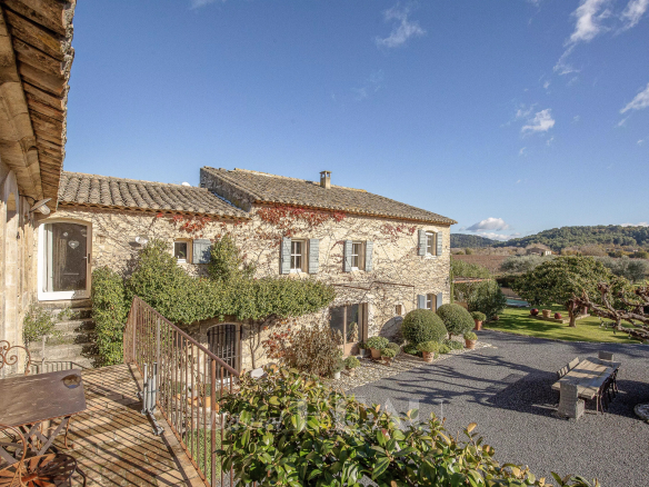 Ménerbes – Mas rénové avec dépendances