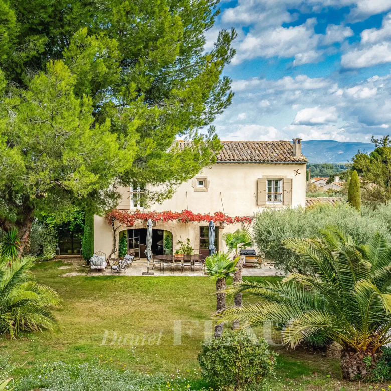 Grambois – Characterful Real Estate Complex