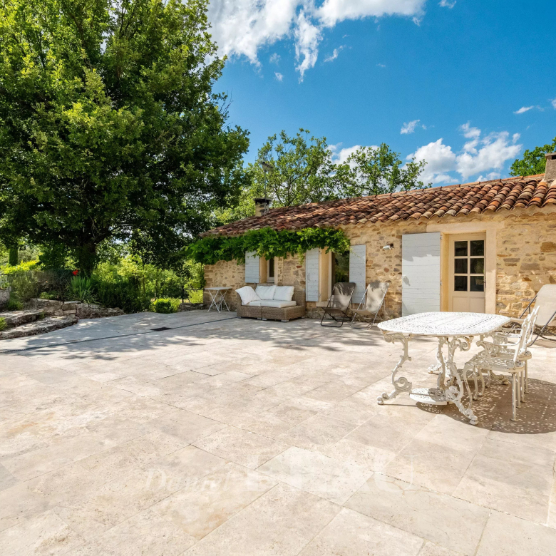 Eygalières – Mas en pierre