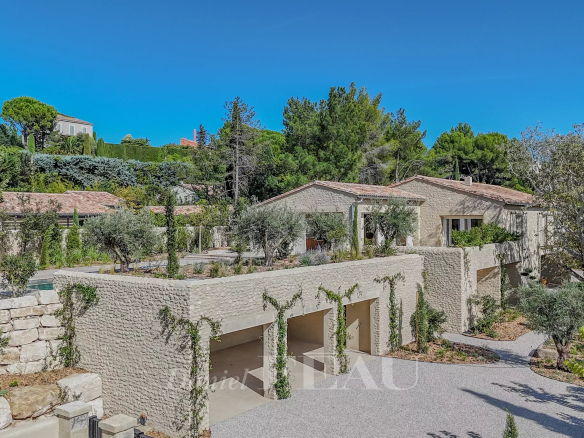 Maussane les Alpilles – Maison contemporaine entièrement rénovée