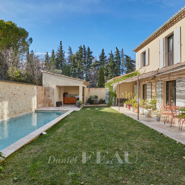 Cap d'Antibes Gallice – Exceptional location for this 2-bedroom apartment with a large terrace and magnificent sea view