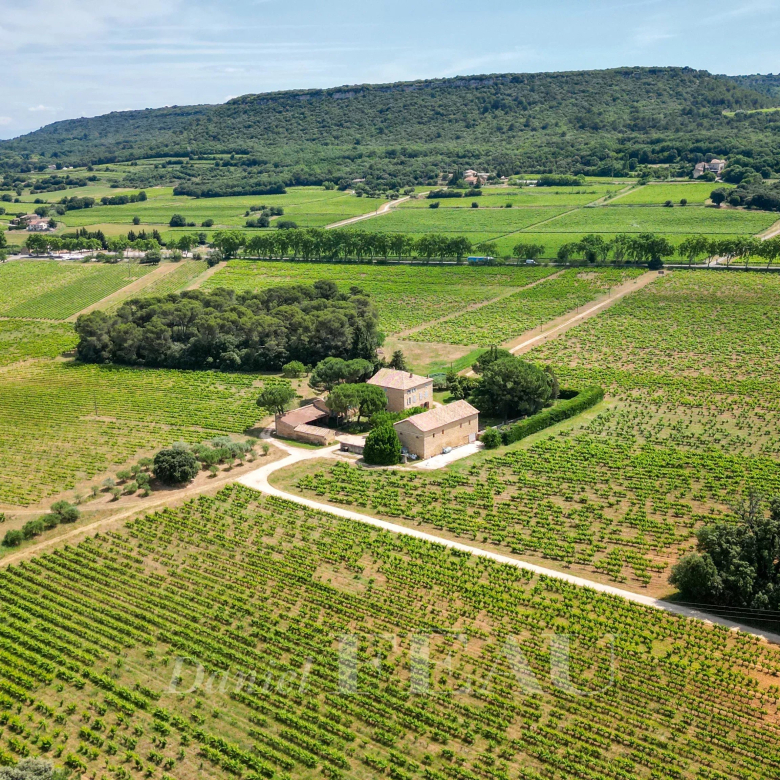 Saint Rémy de Provence – Contemporary stone house