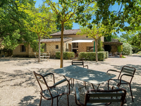 Campagne de Lourmarin  – Mas avec vue