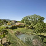 Bonnieux – Mas with outbuildings