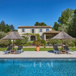 Saint Rémy de Provence - Provencal house near town center