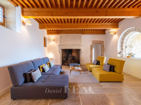 Saint-Restitut – Village house
