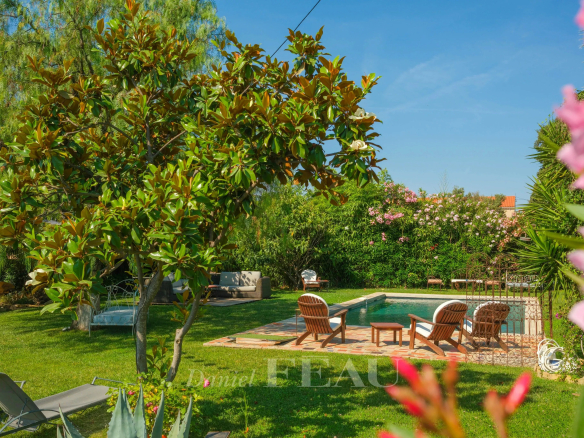 Saint-Cyr-sur-Mer – maison au milieu des vignes, proche du village