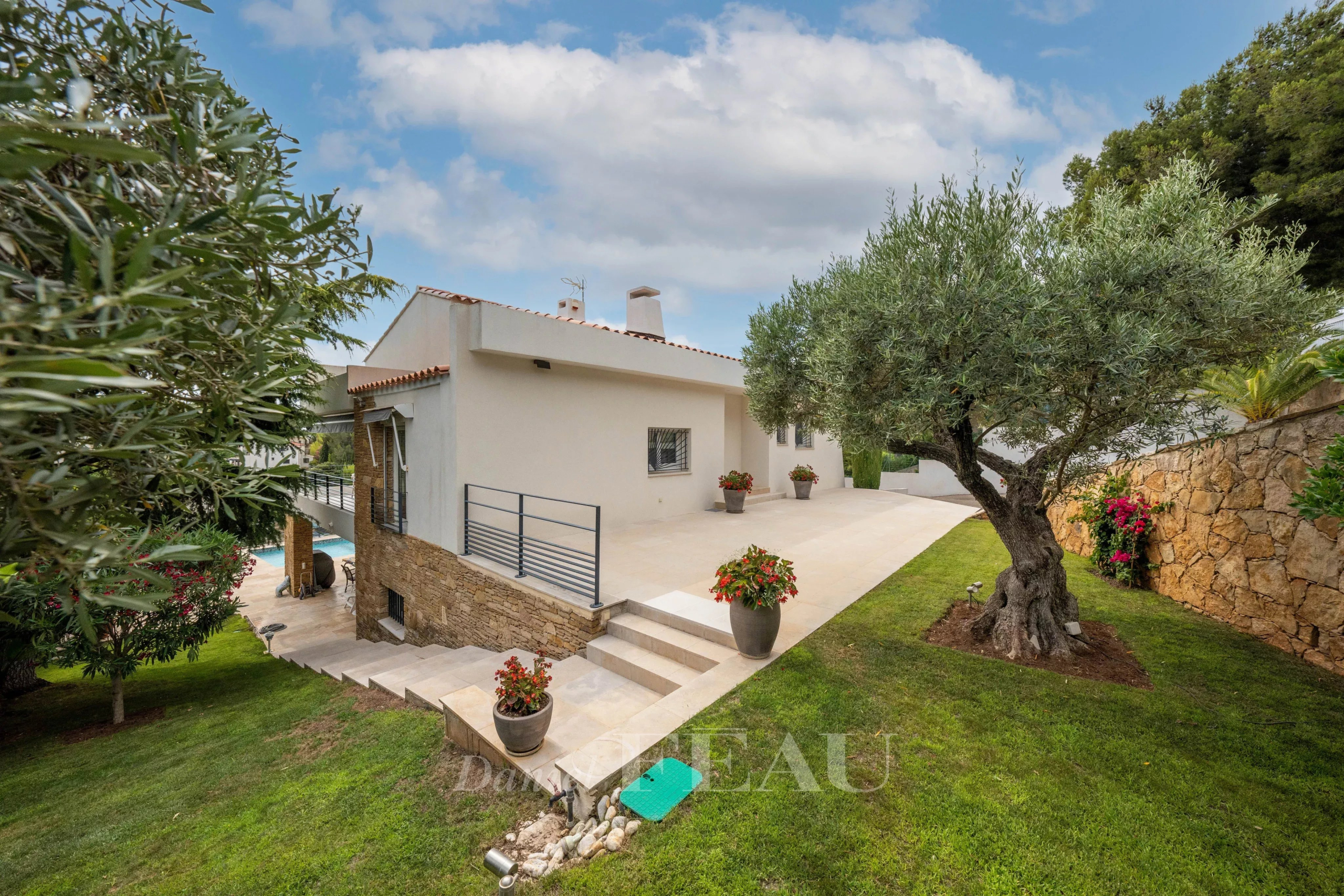 4175af64c4d88d16337996f607c90c0f_fce8a80a89_4096-original