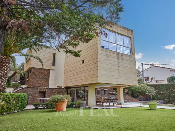 Marseille 8th arrondissement – ​​Architect-designed house in a gated community