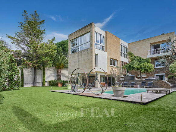 Marseille 8ème – Maison d’architecte dans un domaine fermé