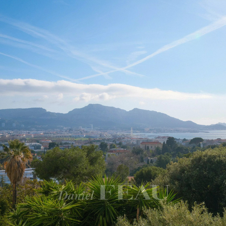 Elegant villa with panoramic views and absolute tranquility near Saint-Paul-de-Vence