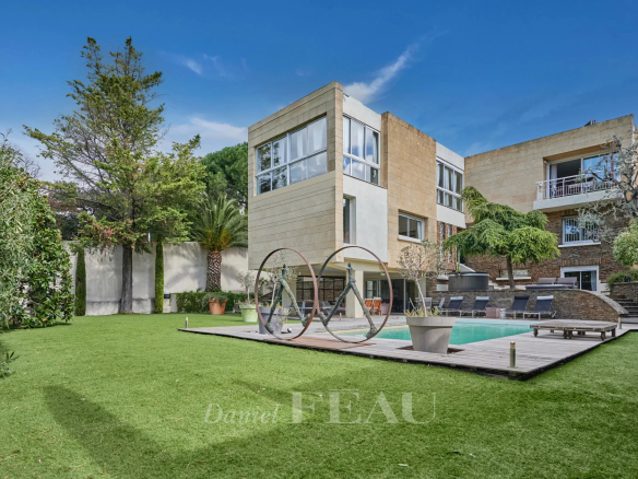 Marseille 8ème – Maison d’architecte dans un domaine fermé