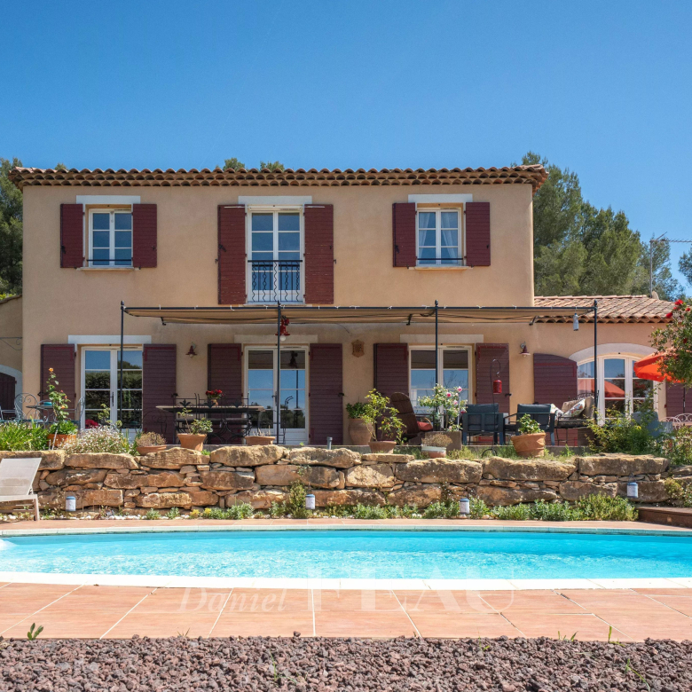 Villa provençale moderne prête à vivre.